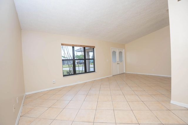 4 of 36 - 2456 Se Trail Avenue, Port St. Lucie, FL
