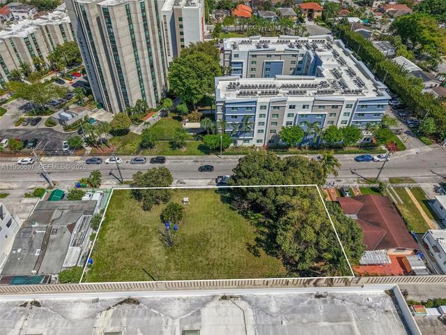 5 of 20 - 1000 Sw 30th Avenue, Miami, FL