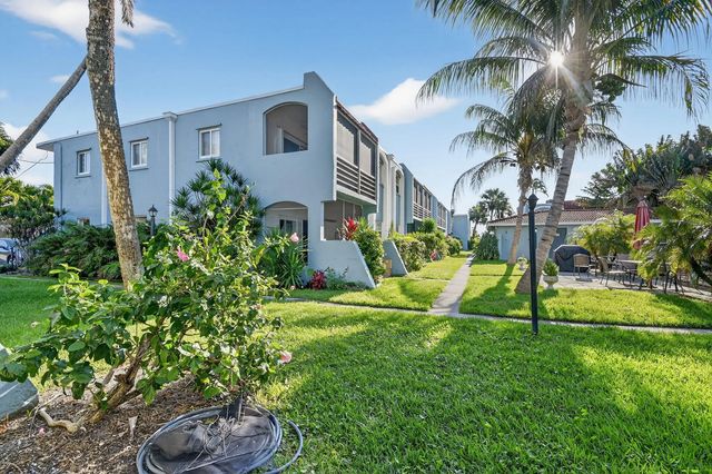 2 of 61 - 1432 S Lakeside Drive #4, Lake Worth Beach, FL