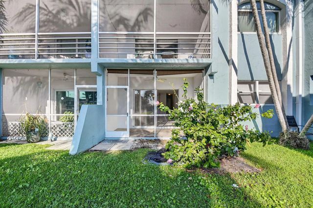 5 of 61 - 1432 S Lakeside Drive #4, Lake Worth Beach, FL