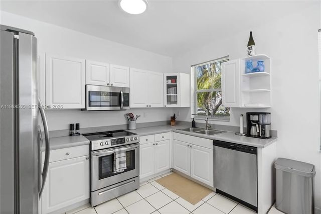 5 of 35 - 1120 Canella Lane, Hollywood, FL
