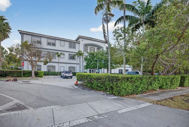 5 of 39 - 713 W Palm Drive, Florida City, FL