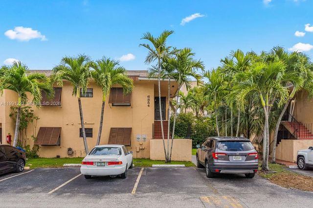 6854 Nw 173rd Drive #210, Hialeah