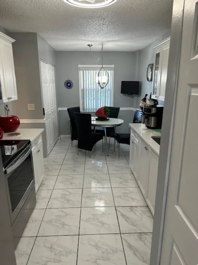 5 of 27 - 6768 N 10th Ave Avenue N #210, Lake Worth, FL