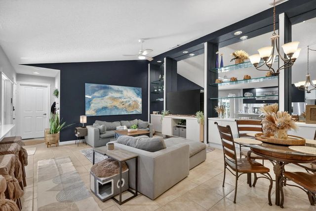 2 of 25 - 1242 Nw Sun Terrace Circle #12c, Port St. Lucie, FL