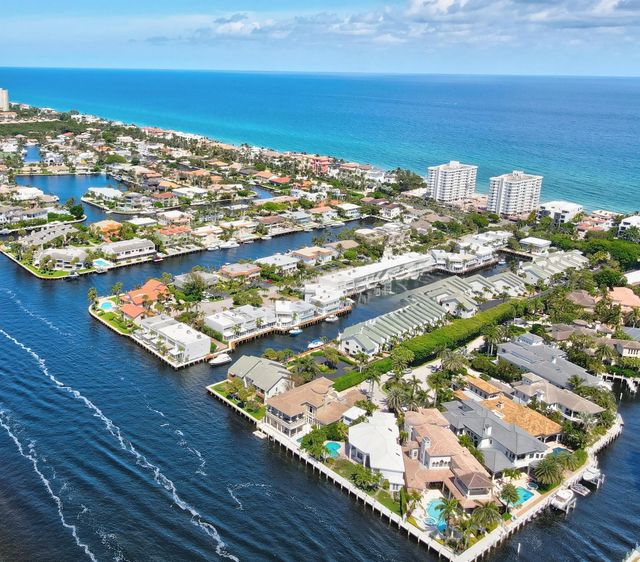 1127 Boca Cove Lane, Highland Beach