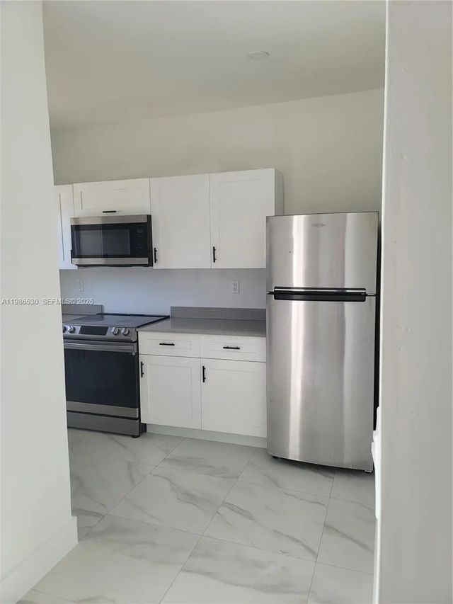 4 of 14 - 1975 Nw 24th Court, Miami, FL