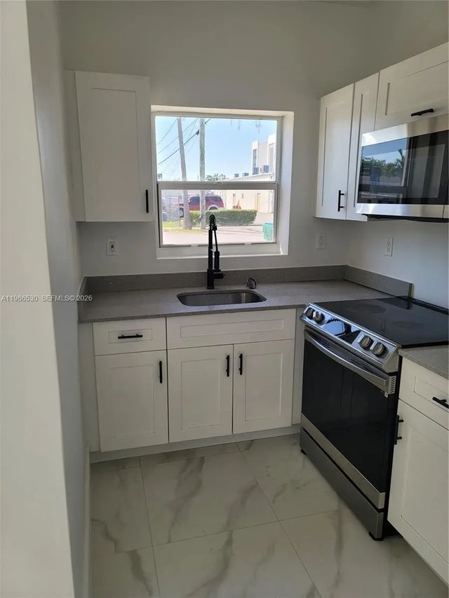 5 of 14 - 1975 Nw 24th Court, Miami, FL