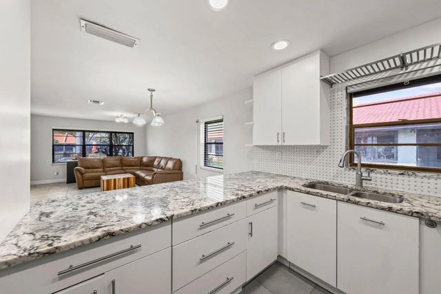 4 of 57 - 41 Bethesda Park Circle #k41, Boynton Beach, FL