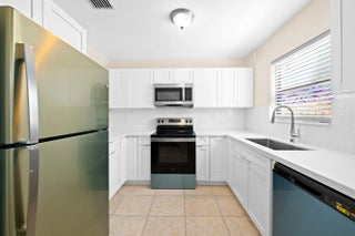 Photo of Listing #B26008478