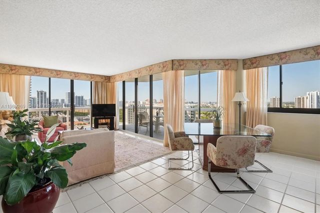 5 of 22 - 20185 E Country Club Drive #1805, Aventura, FL