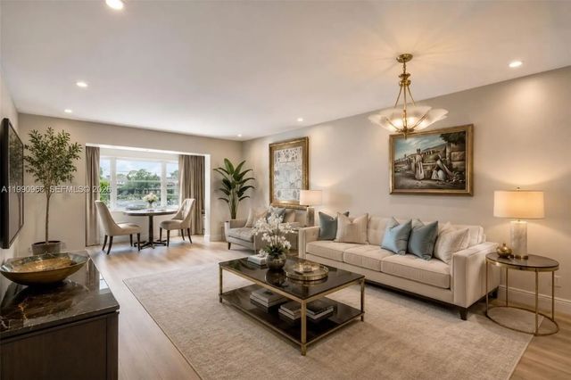 5 of 19 - 9201 Sunrise Lakes Boulevard #304, Sunrise, FL