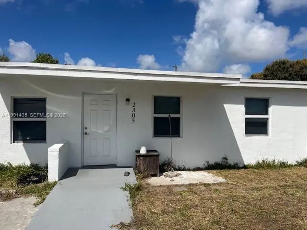 2305 Nw 13 Court, Fort Lauderdale