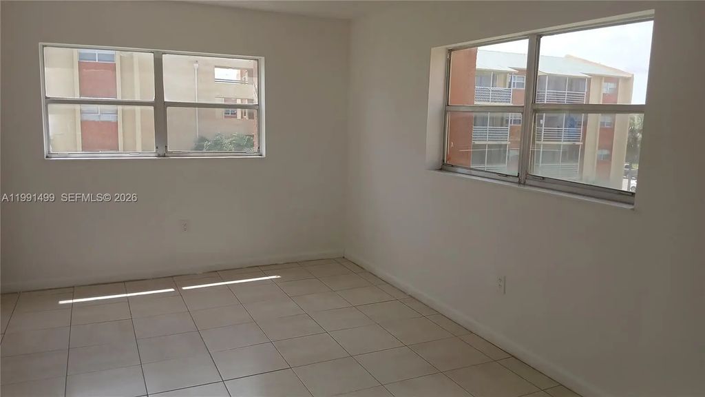 3610 Nw 21st Street #313, Lauderdale Lakes