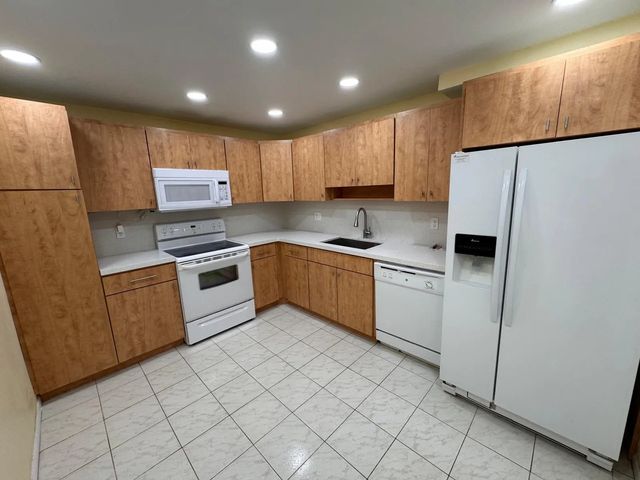 5 of 28 - 901 Cypress Terrace #103, Pompano Beach, FL