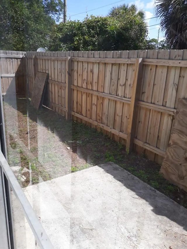 3 of 17 - 4380 Lakewood Road #4380, Lake Worth, FL