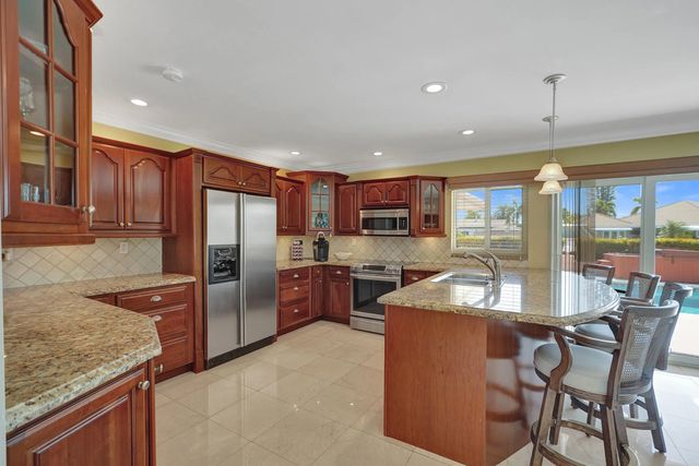 5 of 61 - 5530 Bayview Drive, Fort Lauderdale, FL