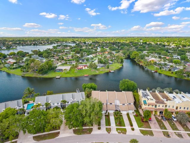 4 of 31 - 12598 Westhampton Circle, Wellington, FL