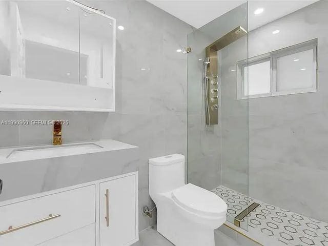 2 of 28 - 4900 Nw 14th Street, Lauderhill, FL