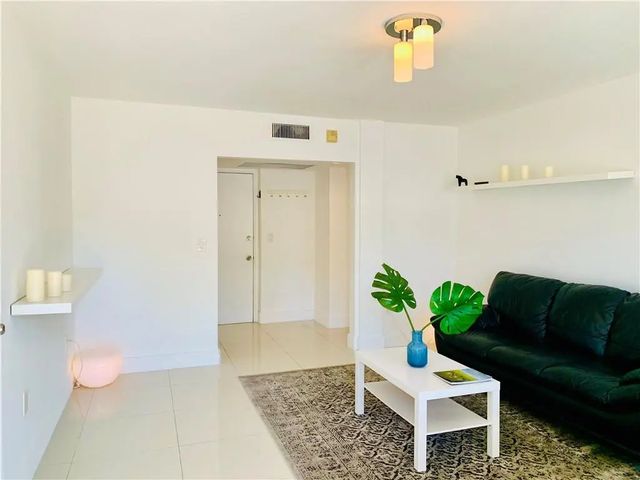 4 of 24 - 1480 Euclid Avenue #103, Miami Beach, FL