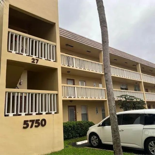 3 of 24 - 5750 Nw 64th Avenue #201, Tamarac, FL