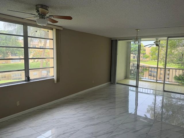 4 of 24 - 5750 Nw 64th Avenue #201, Tamarac, FL