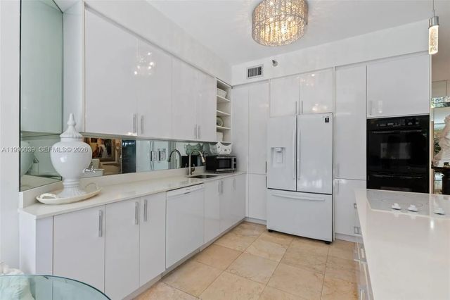 5 of 30 - 3530 Mystic Pointe Drive #114, Aventura, FL