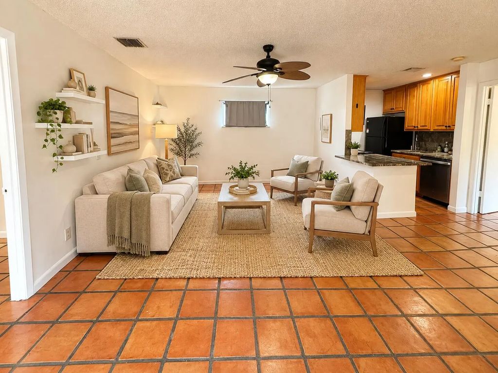24 Crossings Circle #h, Boynton Beach