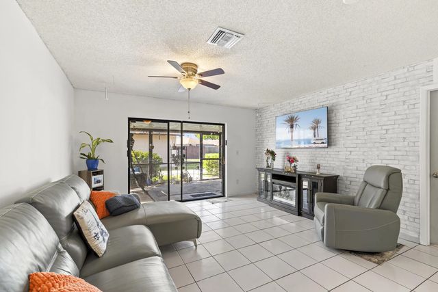 4 of 27 - 5388 Mendoza Street #88-b, West Palm Beach, FL