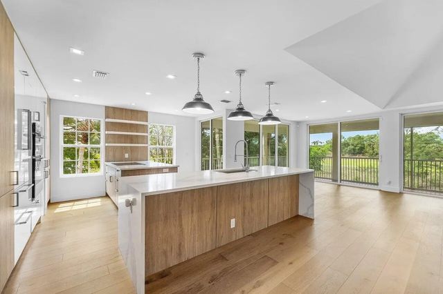 4 of 35 - 11847 Pebblewood Drive, Wellington, FL
