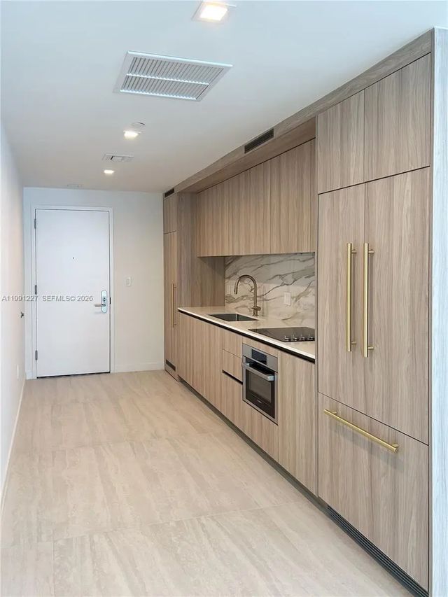 4 of 44 - 77 Se 5th Street #3614, Miami, FL