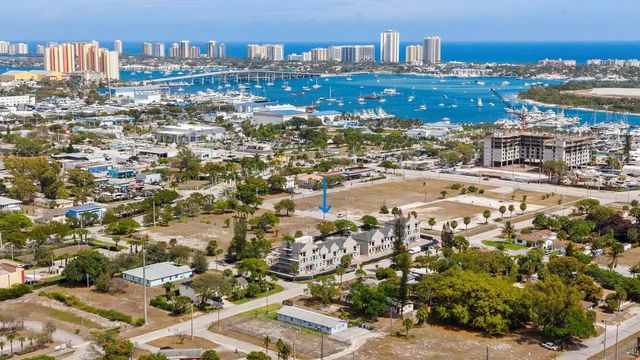 4 of 10 - 1101 W 11th Street, Riviera Beach, FL