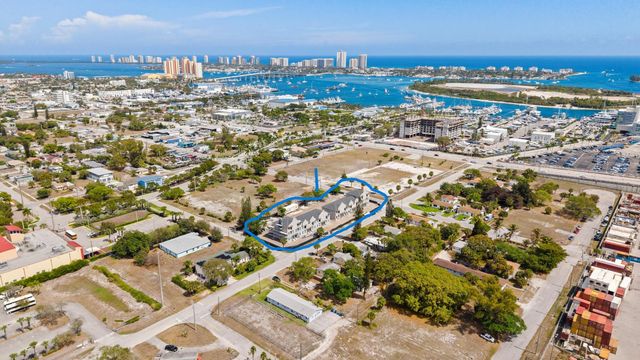 5 of 10 - 1101 W 11th Street, Riviera Beach, FL