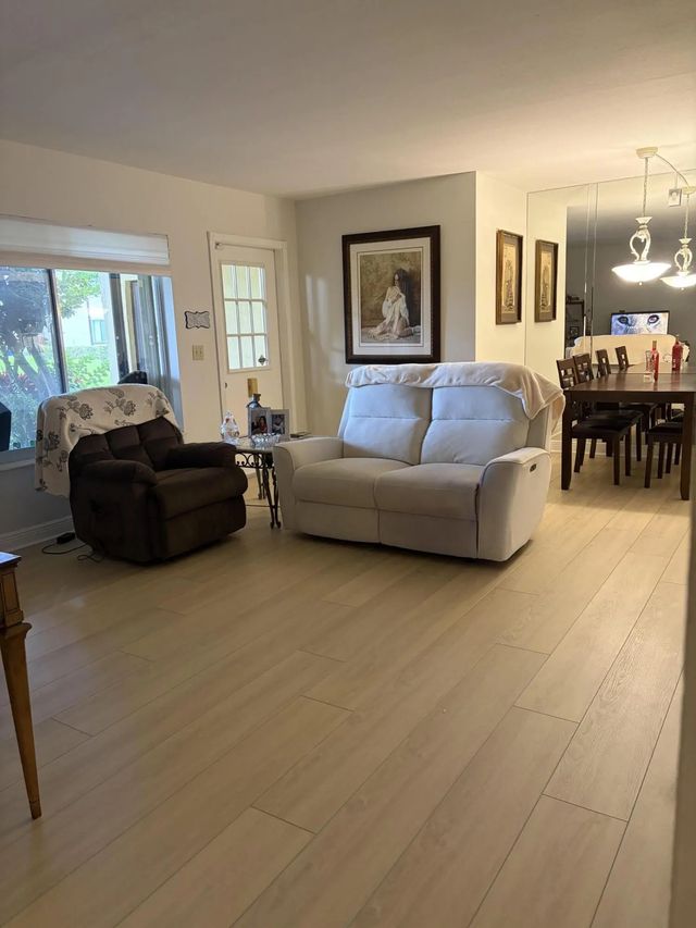 2 of 27 - 440 Pine Glen Lane #b-1, Greenacres, FL
