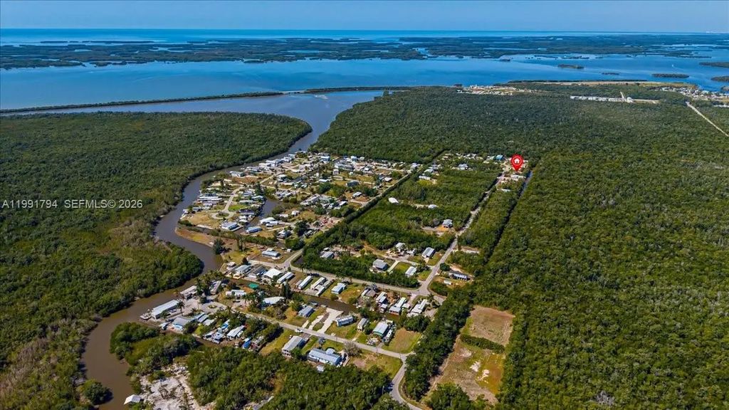 25 & 26 Plantation Drive, Everglades City