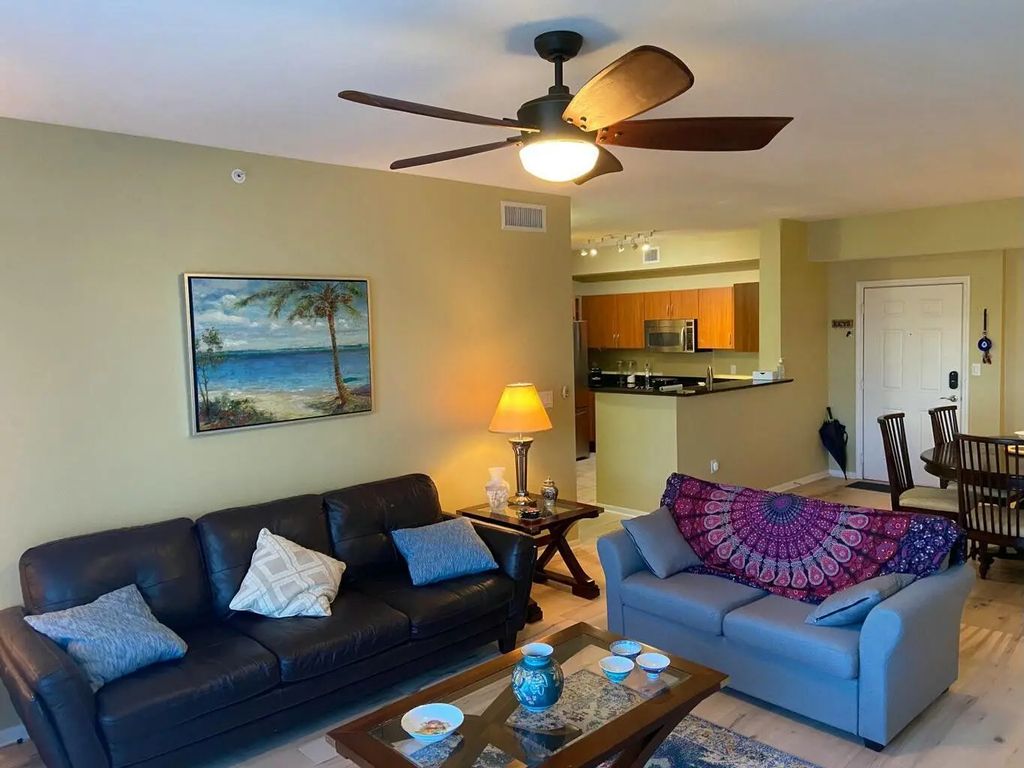 802 W Windward Way #203, Lantana