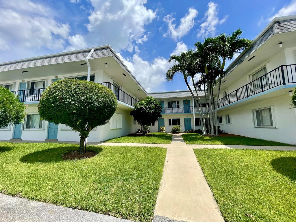 3402 Cynthia Lane #205, Lake Worth Beach