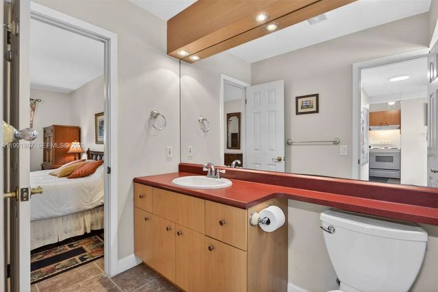 5 of 36 - 4299 Nw 16th Street #310, Lauderhill, FL