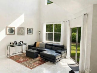 Photo of Listing #B26008917