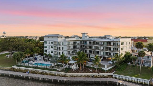 41 Sw Seminole Street #204, Stuart