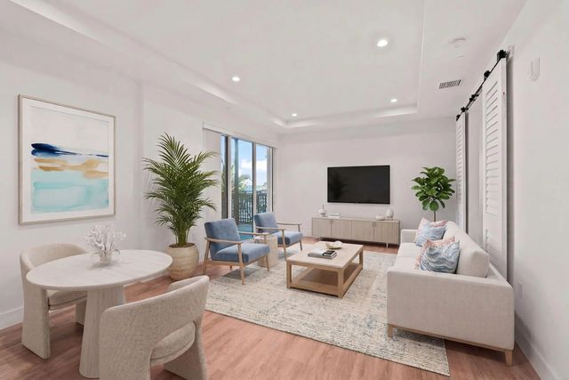 2 of 37 - 41 Sw Seminole Street #204, Stuart, FL