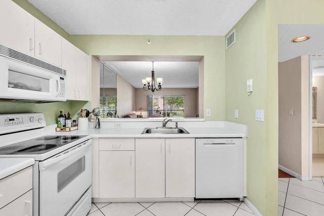 5 of 66 - 9537 Weldon Circle #i213, Tamarac, FL