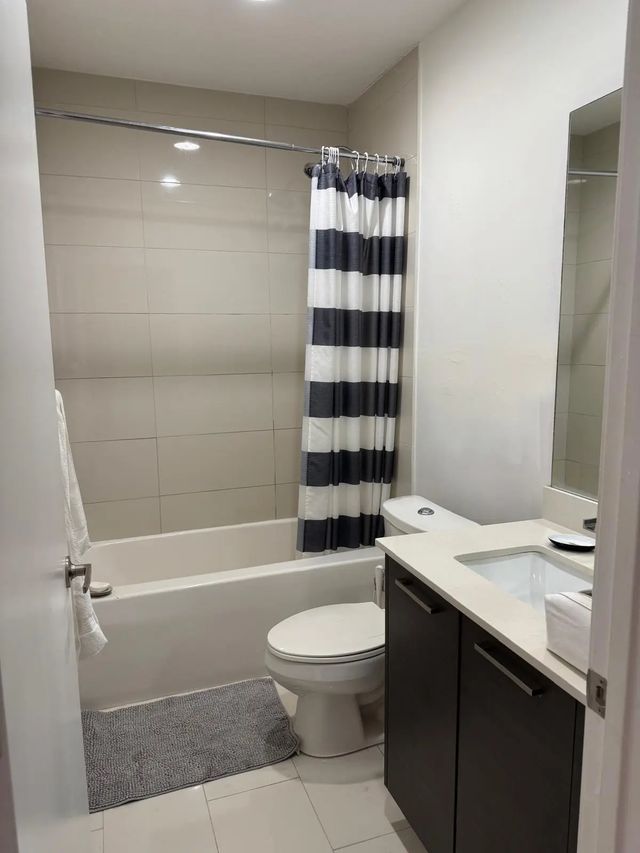 3 of 27 - 3596 Nw 13th Street #3596, Lauderhill, FL