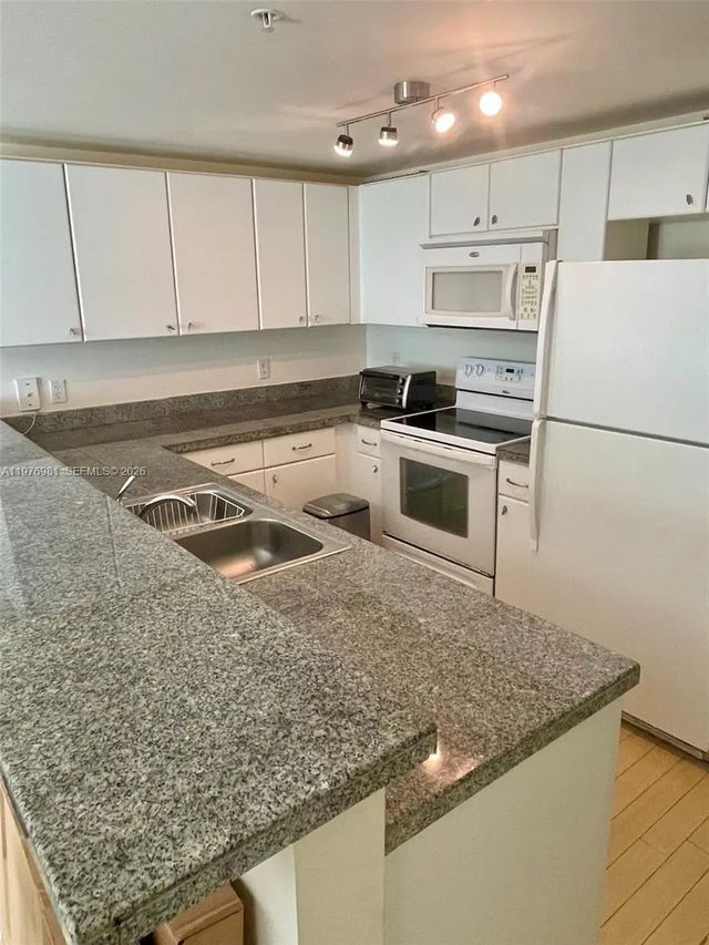 2 of 4 - 2740 Sw 28th Terrace #304, Miami, FL
