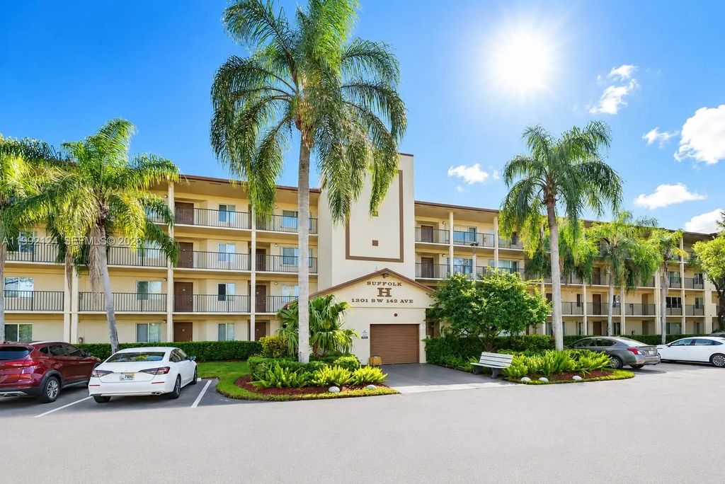 1301 Sw 142nd Avenue #203h, Pembroke Pines