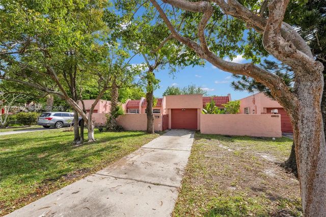 1624 Nw 56th Avenue #14, Lauderhill