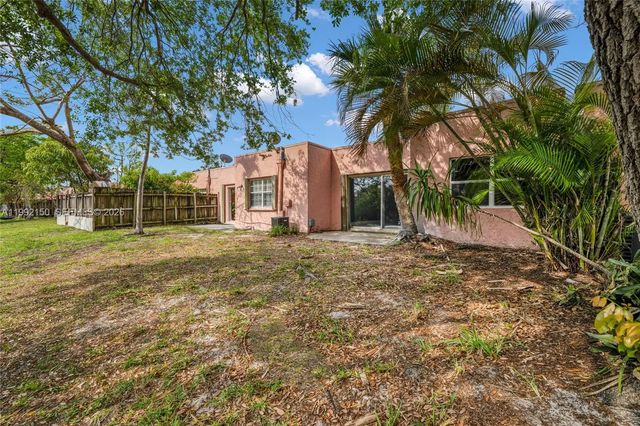 5 of 25 - 1624 Nw 56th Avenue #14, Lauderhill, FL