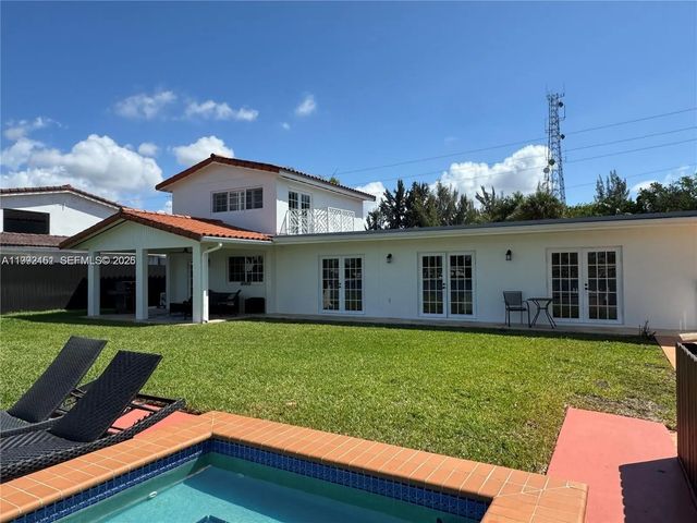 5 of 40 - 18400 Nw 78th Avenue, Hialeah, FL