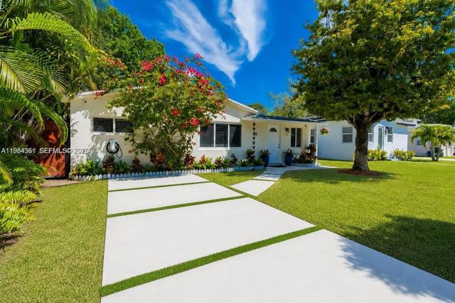 222 Sw 7th Street, Dania Beach