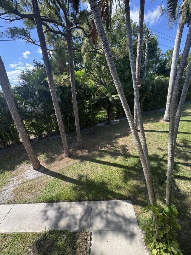 435 Pine Glen Lane #c-2, Greenacres